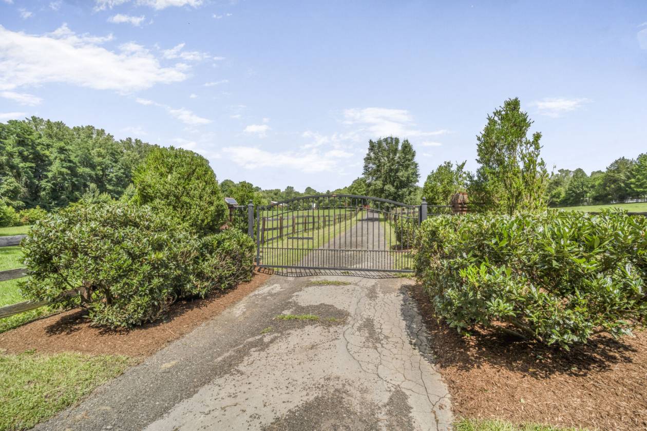 Equestrian Dream on 39+ Acres - photo 2