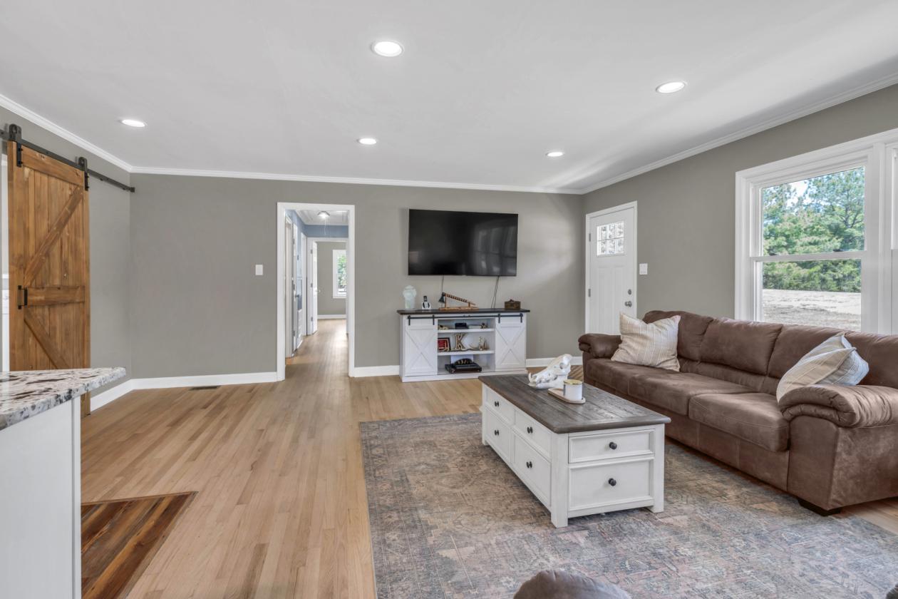 15 Acres & Completely remodeled home - photo 6