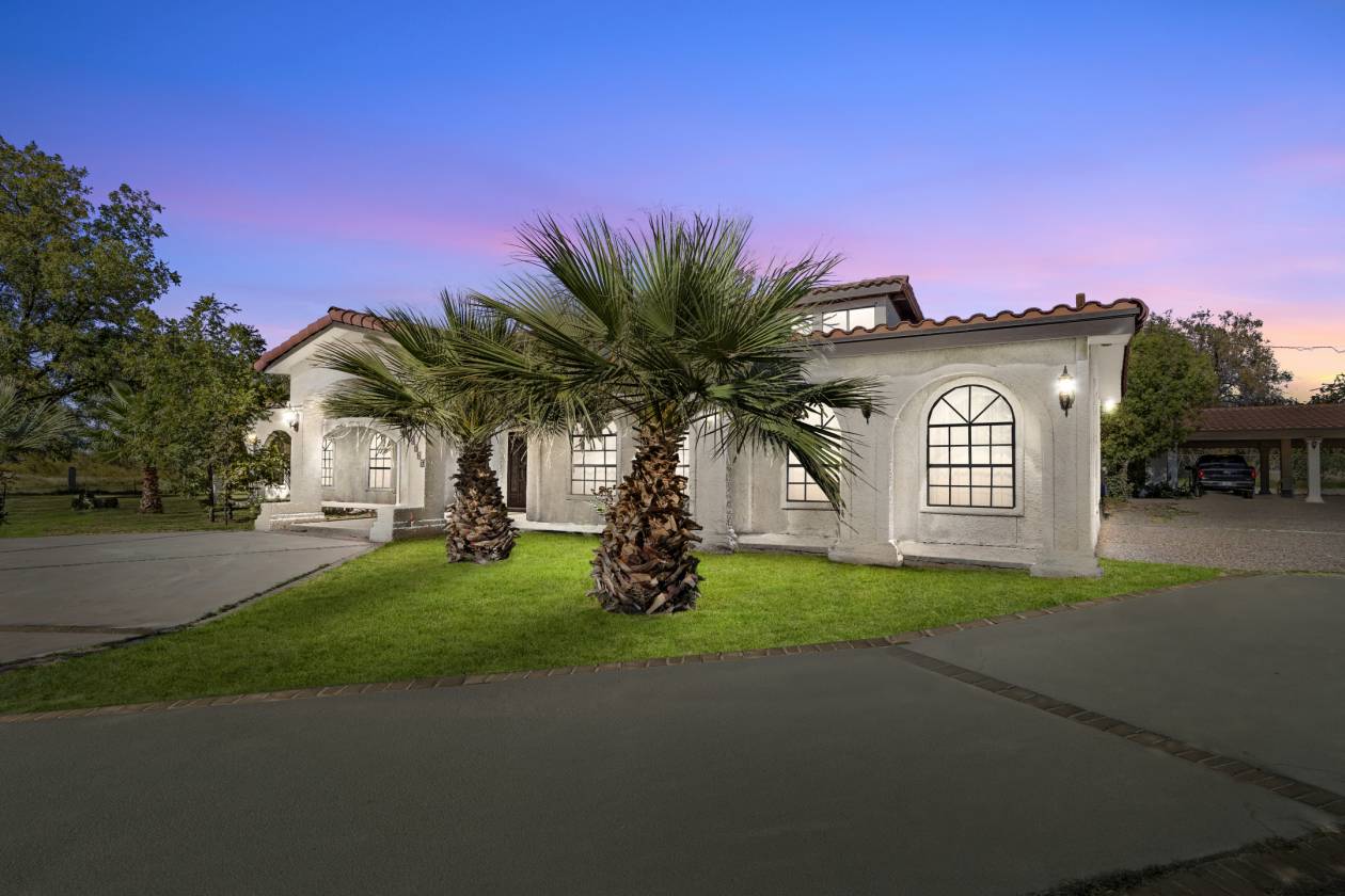 Horse Property for sale.