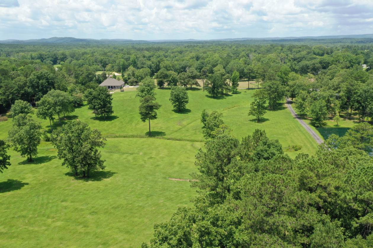 Horse property with several homes - photo 30