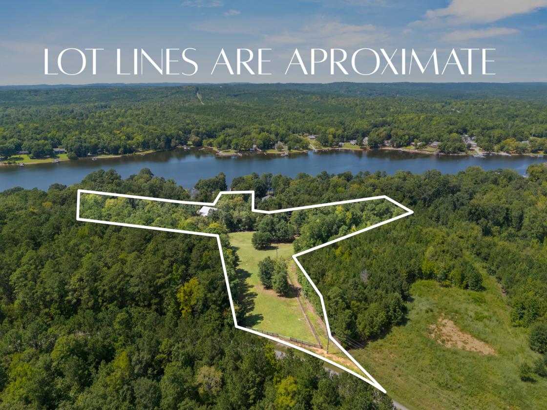 Lakefront Equestrian Estate on 8 Acres - photo 8