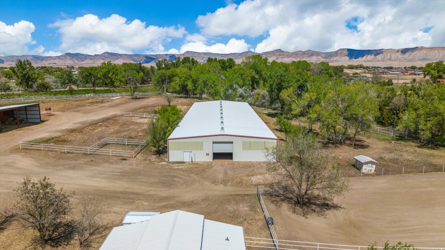 Rare equestrian sanctuary set on over 14 acres - photo 13