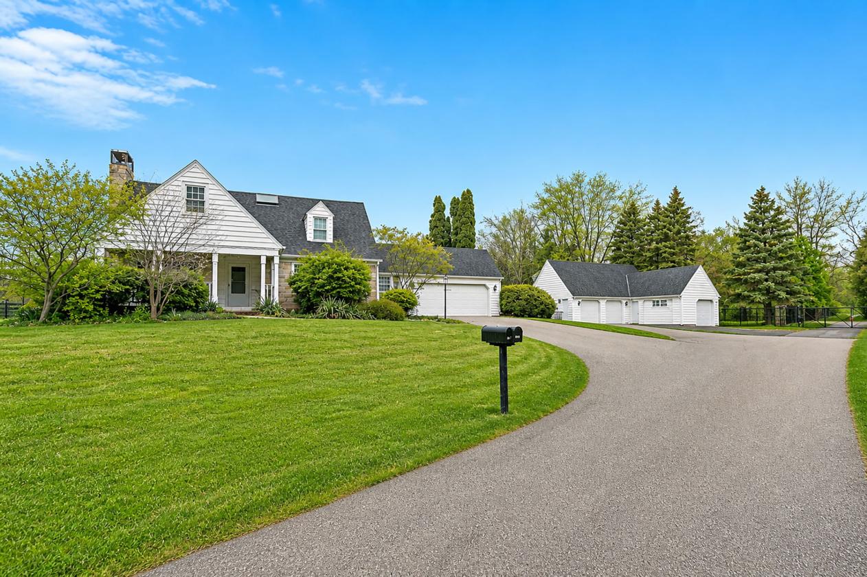 Equestrian Property- Home, Gate House, Arena, Barn - photo 1