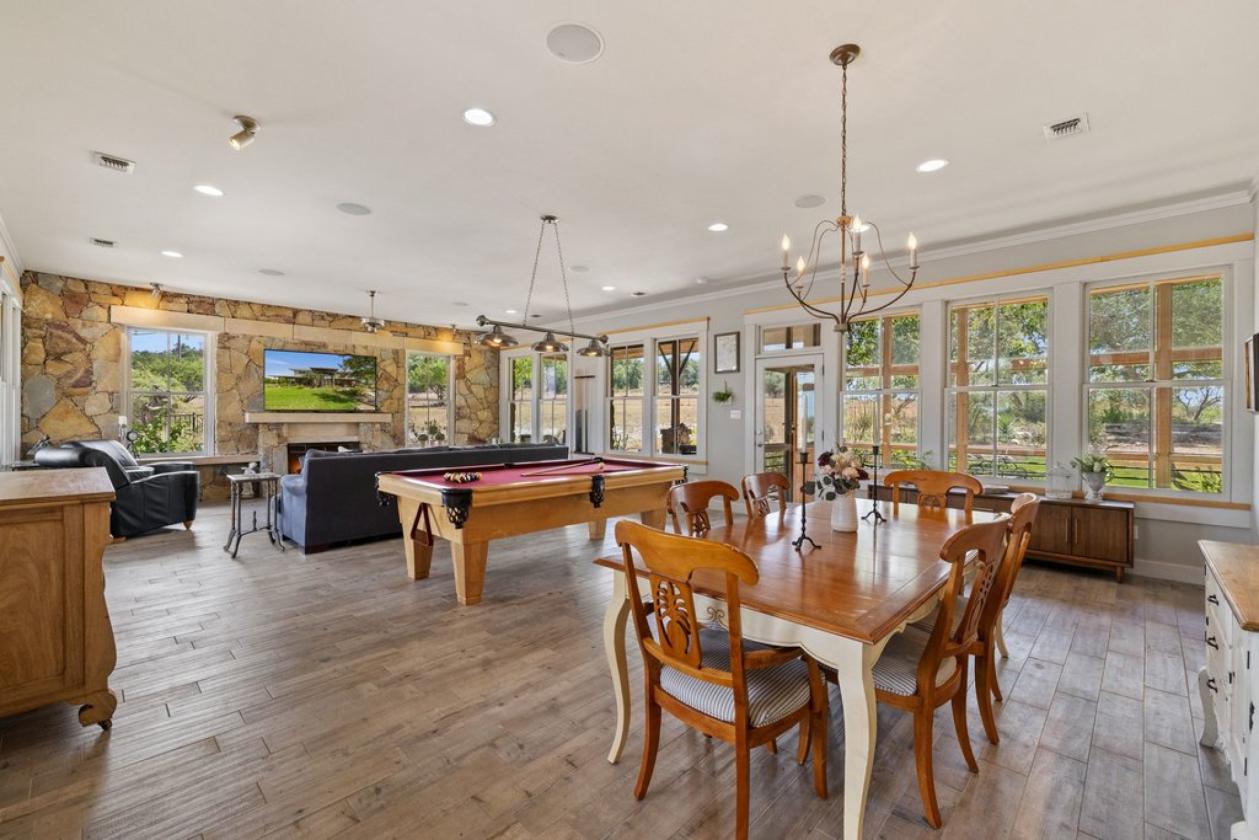 Hilltop Retreat - Modern Craftsman Architecture - photo 11