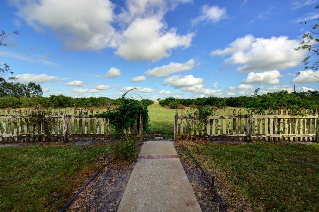 Enjoy the Country Life on a 20 Acre Farm Home! | Vero ...