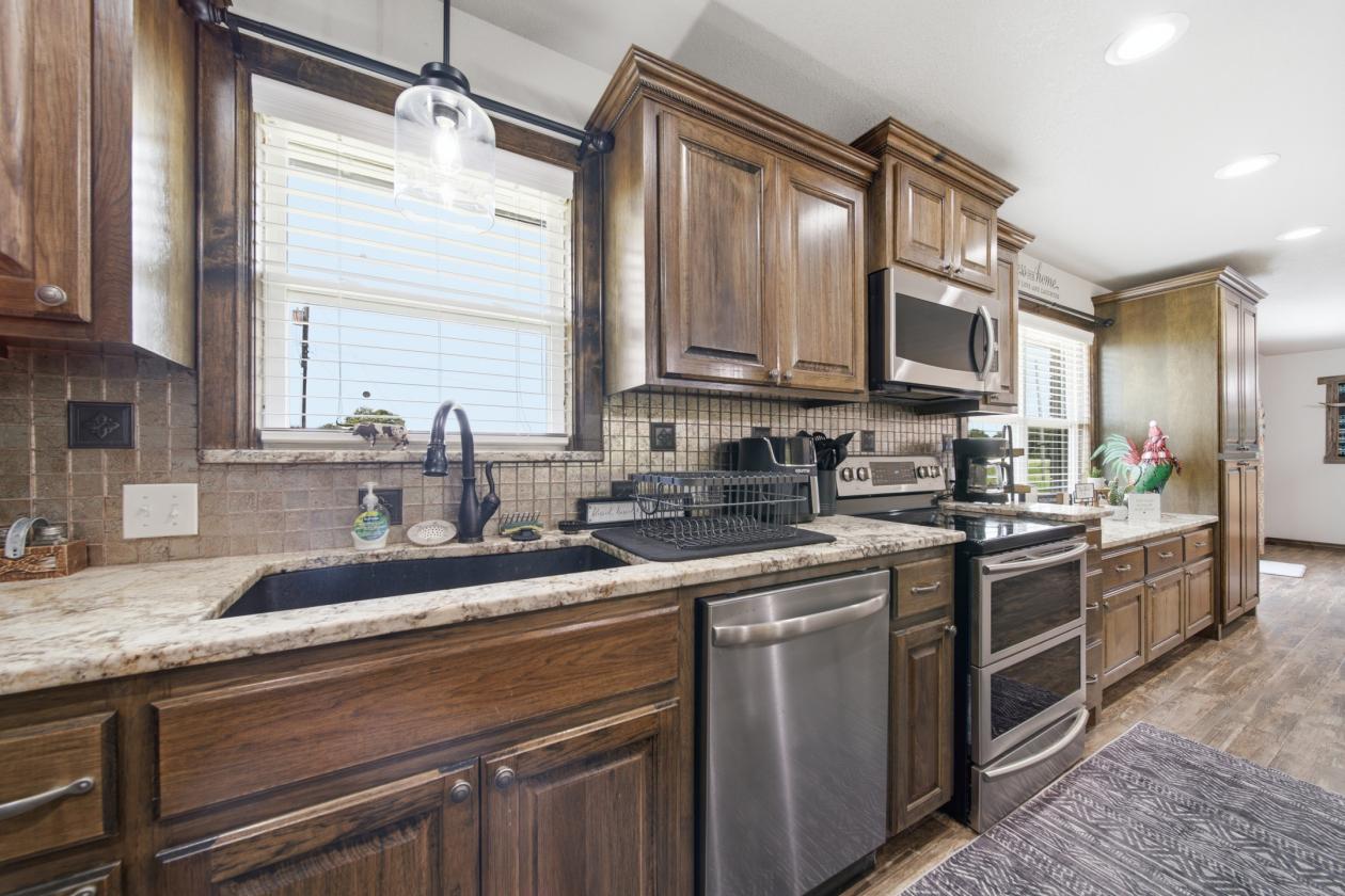 Executive Southwest Home - photo 13