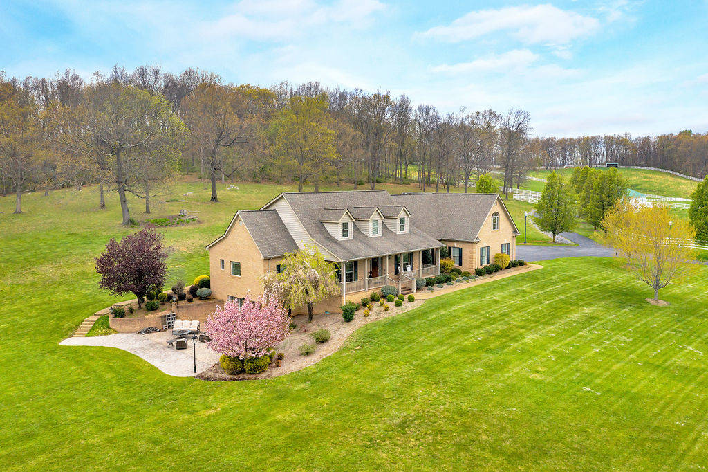 PENDING! STAUNTON VA EQUINE FARM ATTRACTED NEW OWNERS QUICKLY! HAPPY