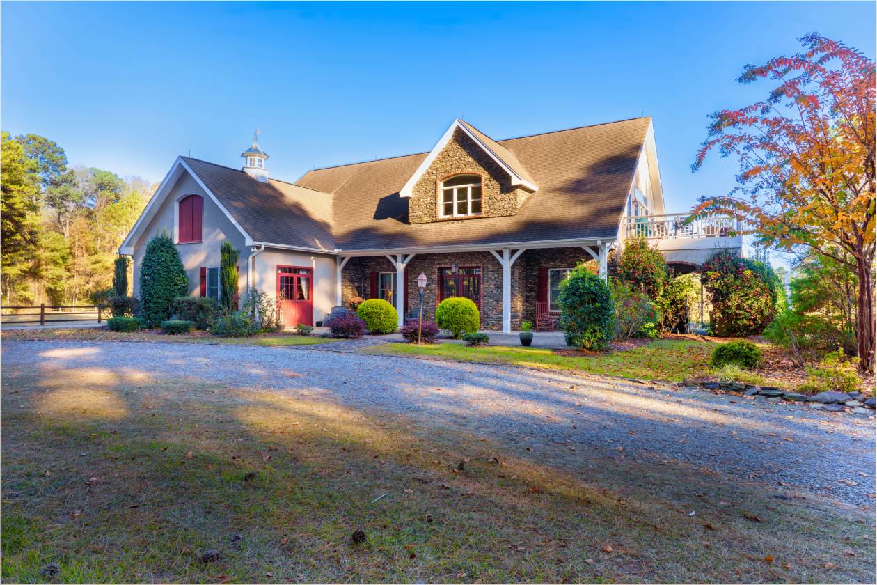 Horse Property for sale.