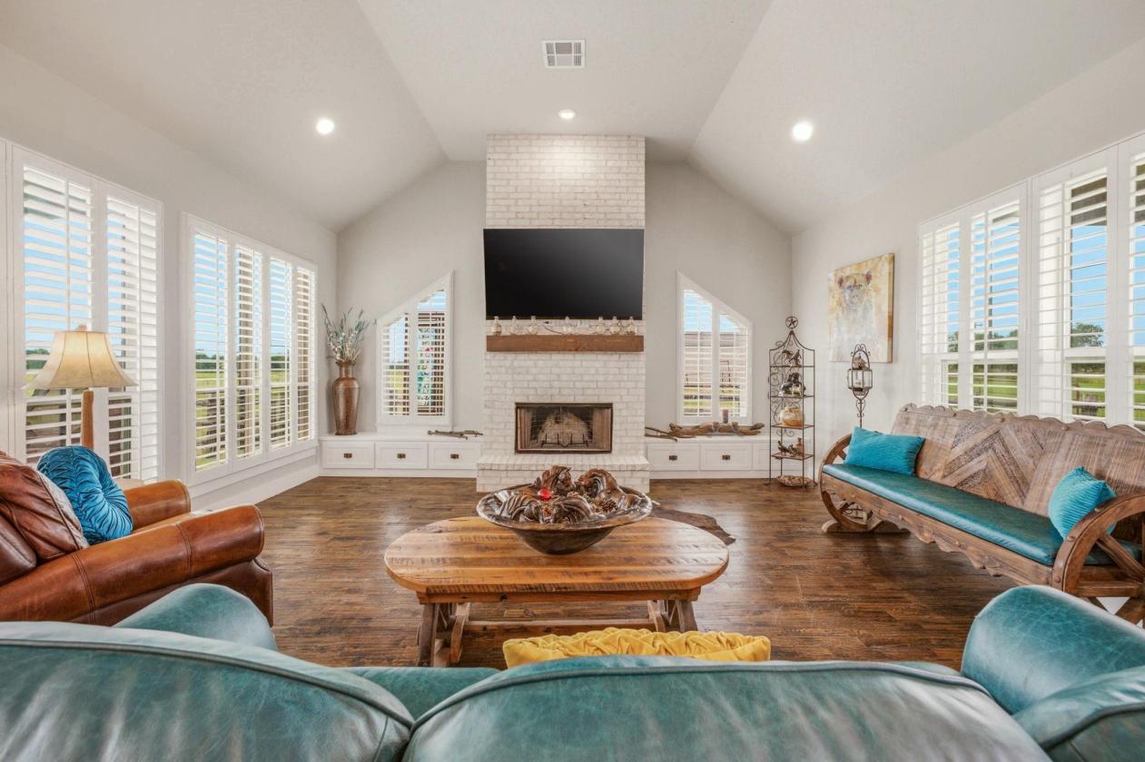 Gorgeous, Rock Home Situated on 15.4 Coastal Acres - photo 5