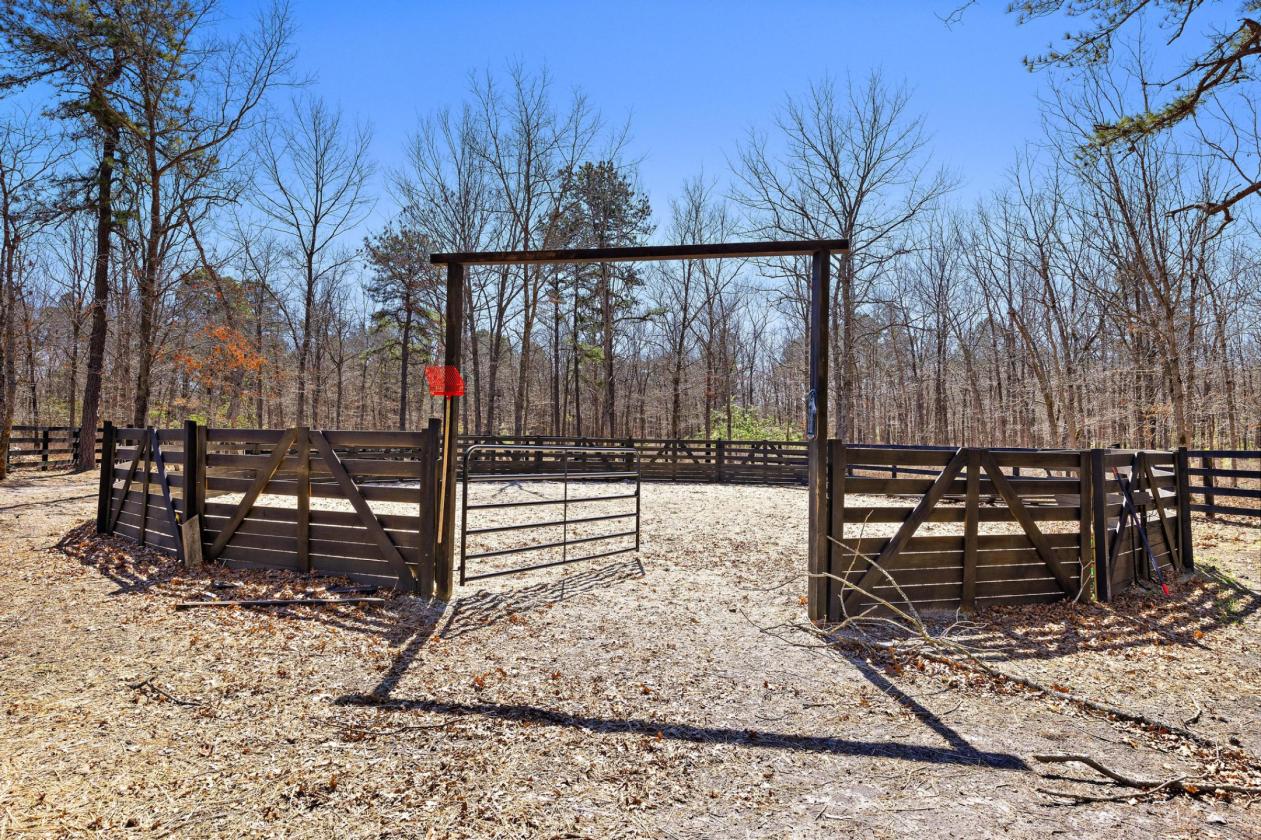 Horse Homestead on 2.73 Acres - photo 21