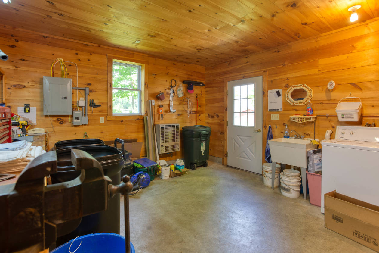 Luxury Equestrian Property with Indoor and two outdoor areas and