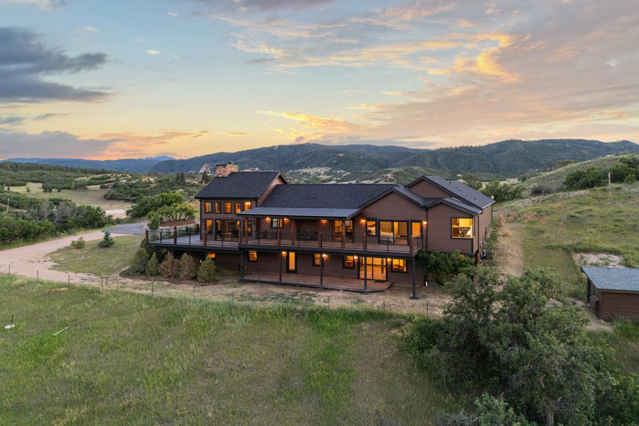 A Luxurious Equestrian Mountain View Estate! - photo 21
