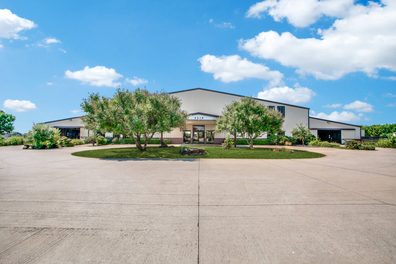Whispering Farms Equestrian Center Luxury equestrian estate, 26.5