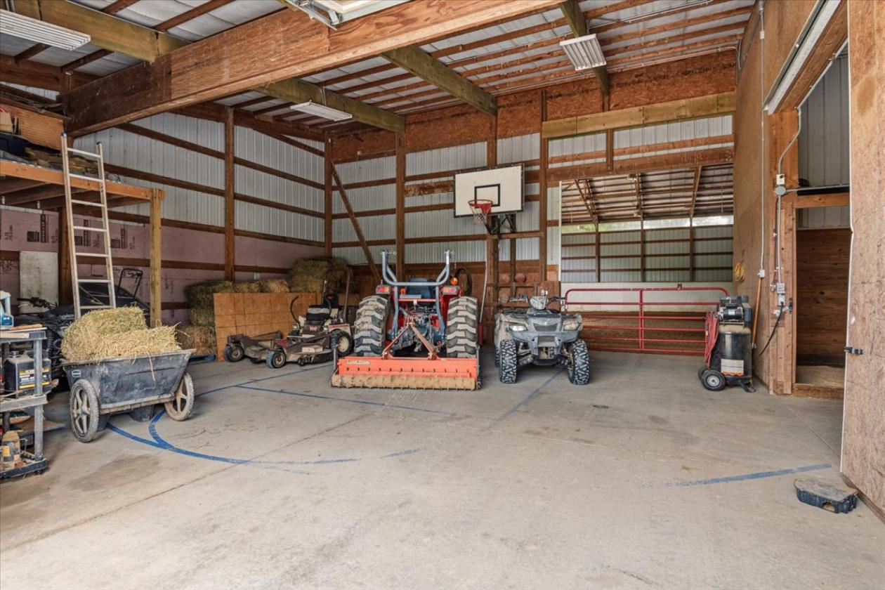 14.3 Acre Equestrian Estate | Indoor Arena | Ponds - photo 15