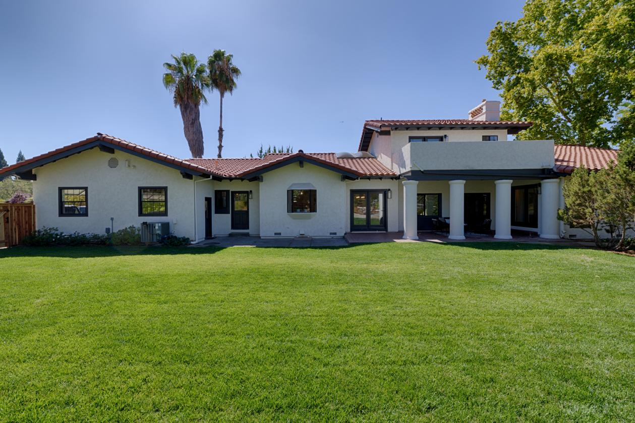 LUXURY GRANITE BAY ESTATE ON 2.3 USABLE FLAT ACRES - photo 3