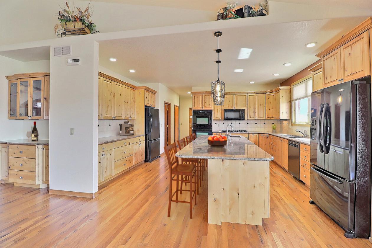 All brick home on 4 Acres with 2 Irrigation Wells - photo 4