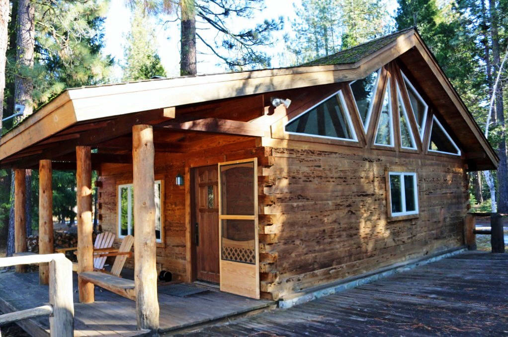 180 acre ranch with four homes and a river runs... Cromberg, Plumas