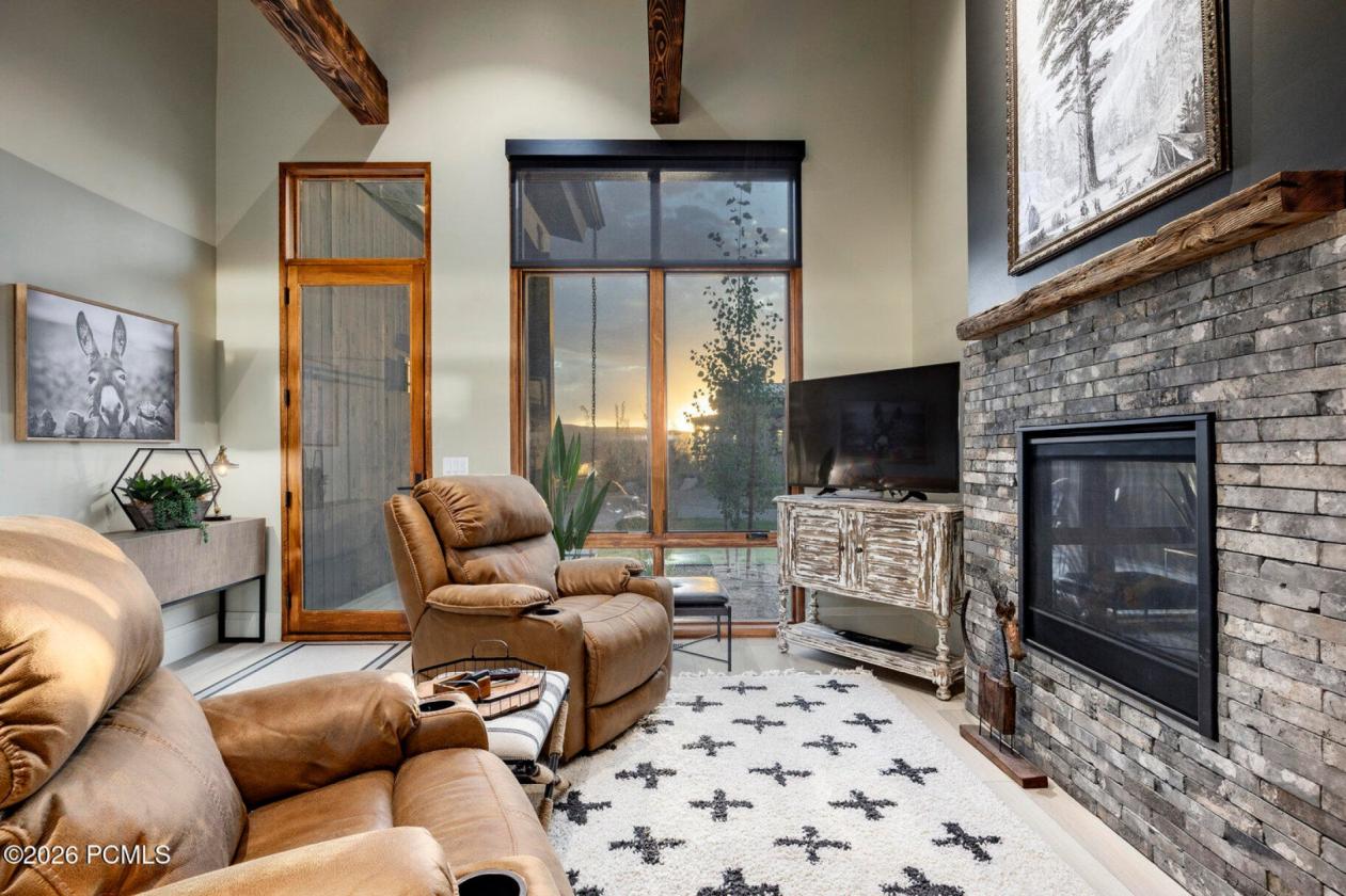 Rural Chic Farmhouse on 7.2 Acres - photo 15
