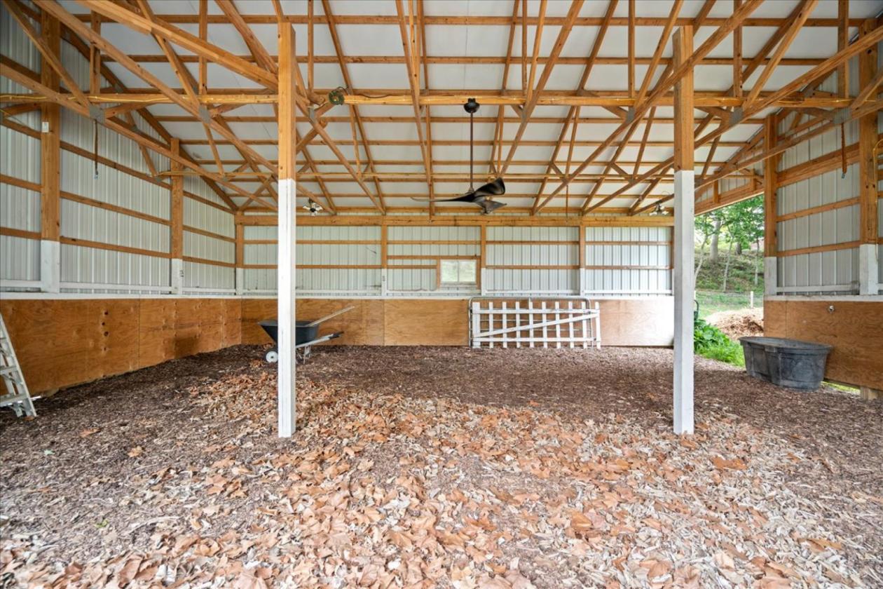 Nearly 12 acre horse farm! - photo 8