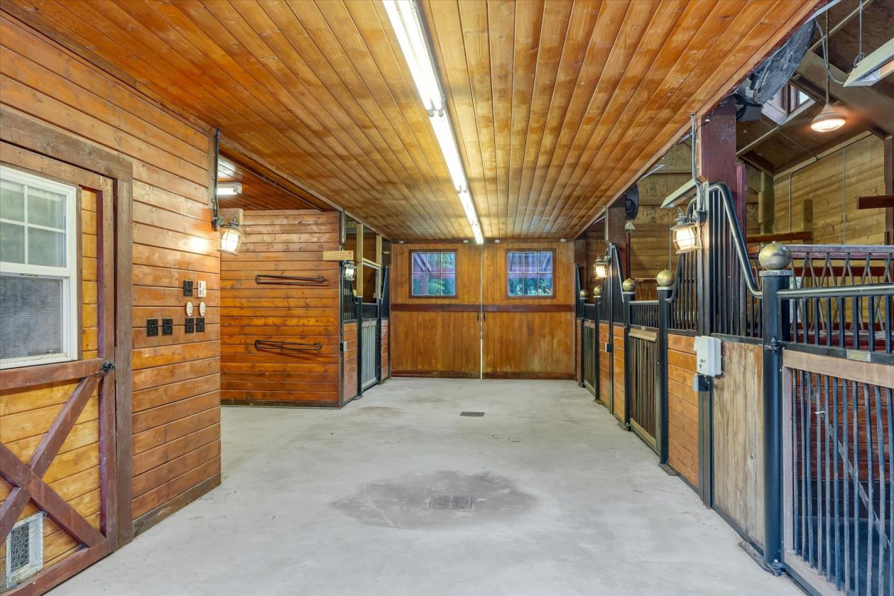 One-of-a-kind, GATED, EQUESTRIAN PROPERTY! - photo 6