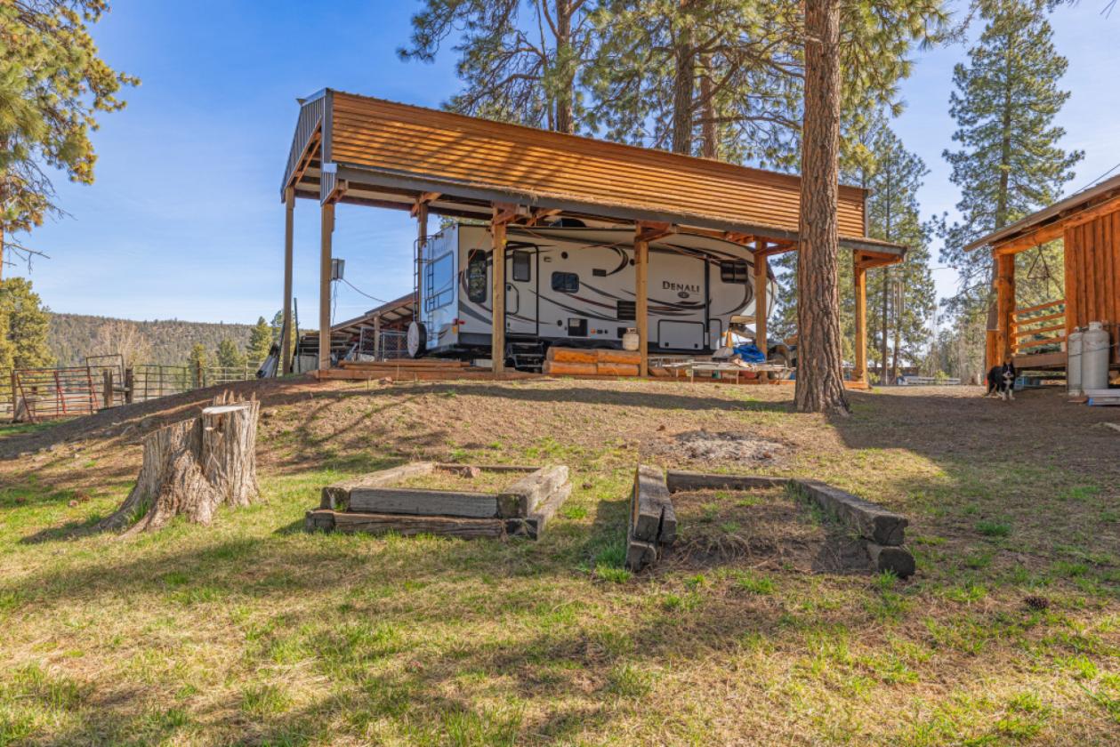 40 ACRE IRRIGATED FARM WITH CUSTOM LOG HOME - photo 29