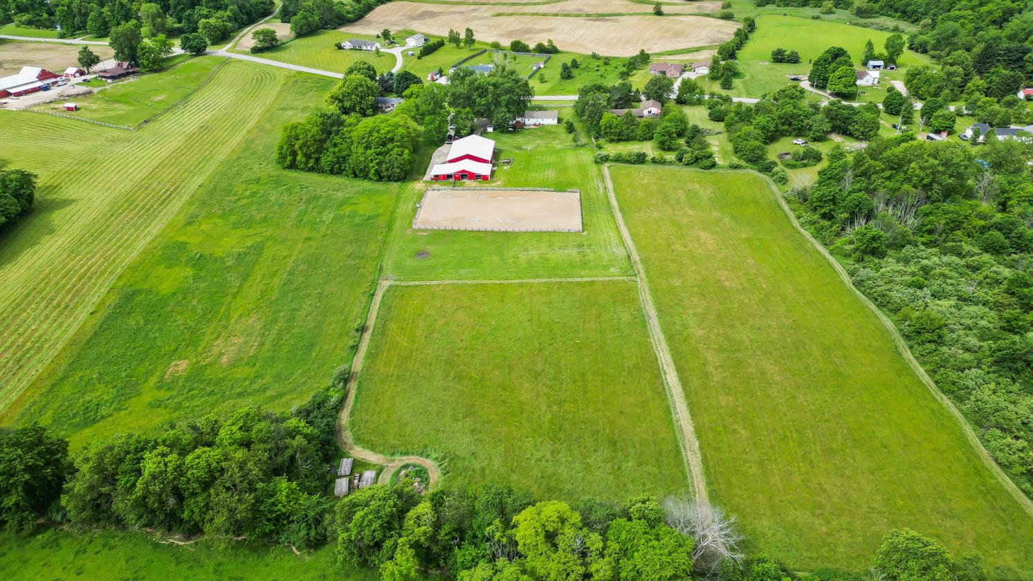 Heated Indoor Arena, Dedicated Hay Pasture & More! - photo 5