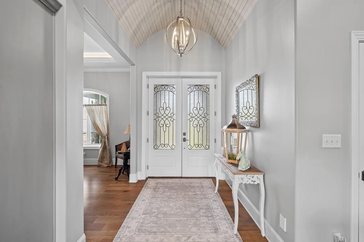Luxury Home with Equestrian Lifestyle Access - photo 6
