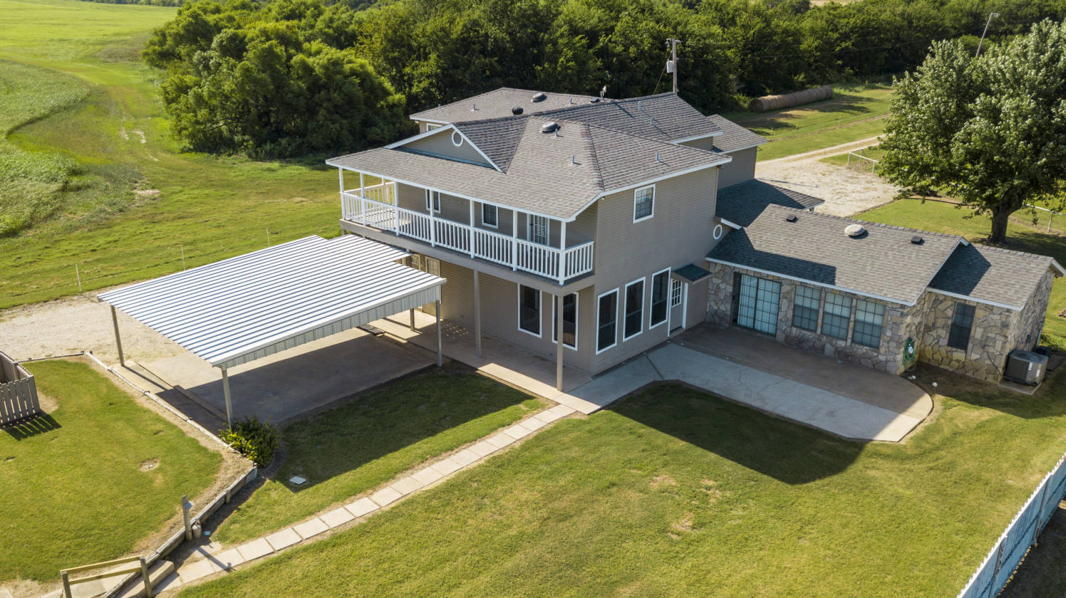 8 Beautiful Acres Ready for Horses Whitesboro, Grayson County, Texas