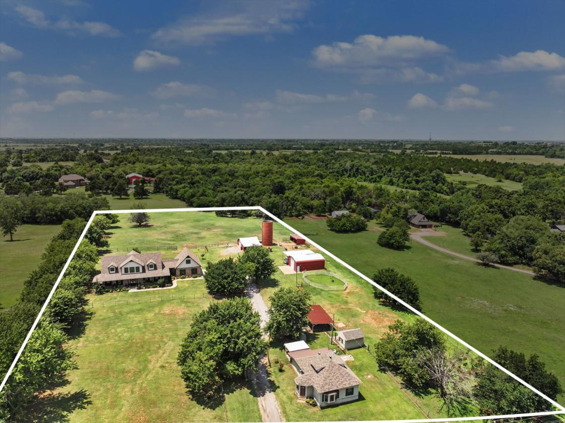 2 Homes 5 Acre Horse Property with Beautiful views - photo 2