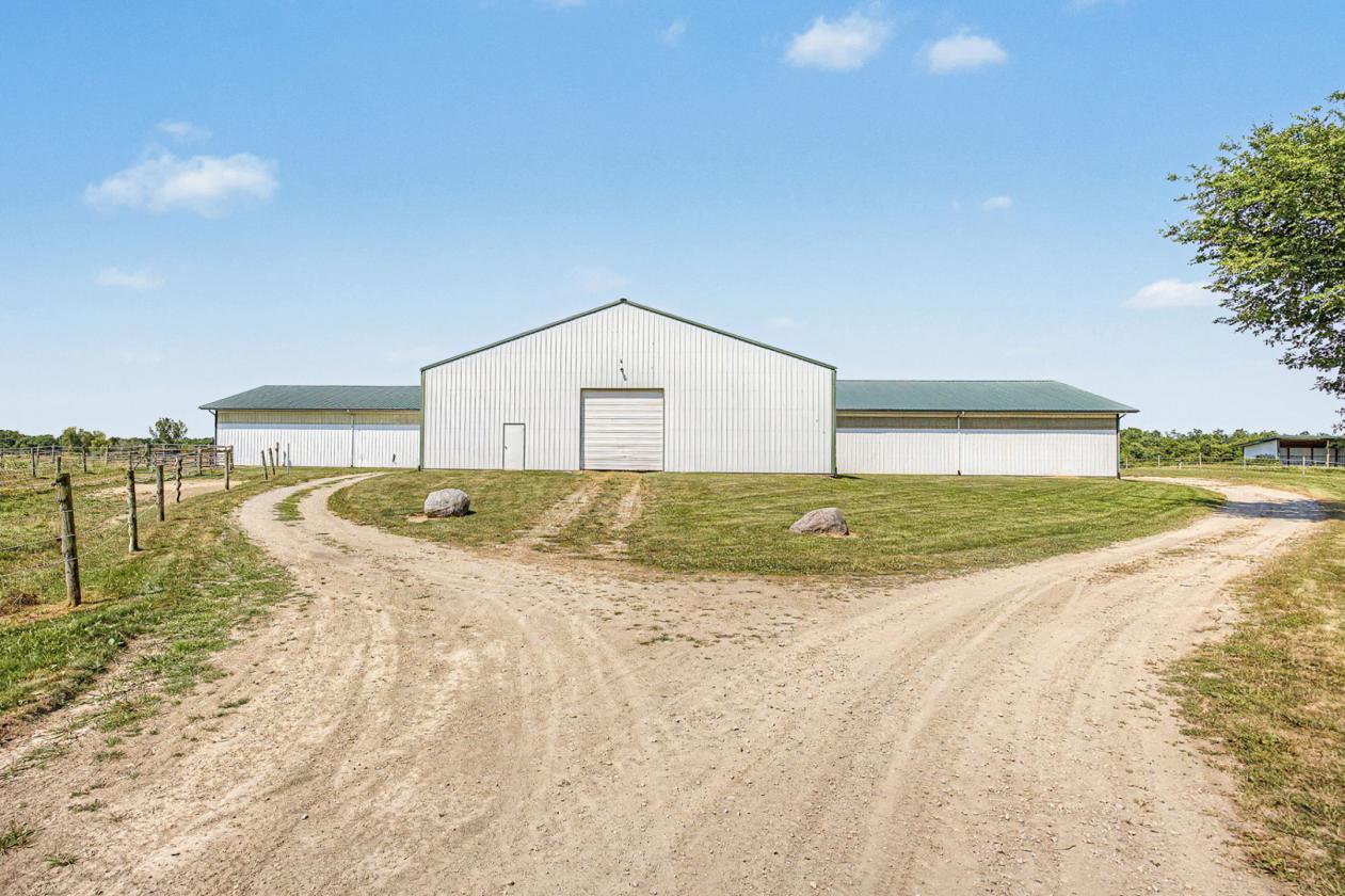 Indoor Arena on 26 Acres with Large Home - photo 10