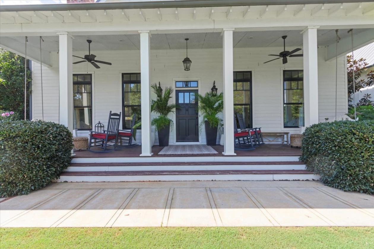Luxury equestrian estate with 2 guest quarters - photo 8