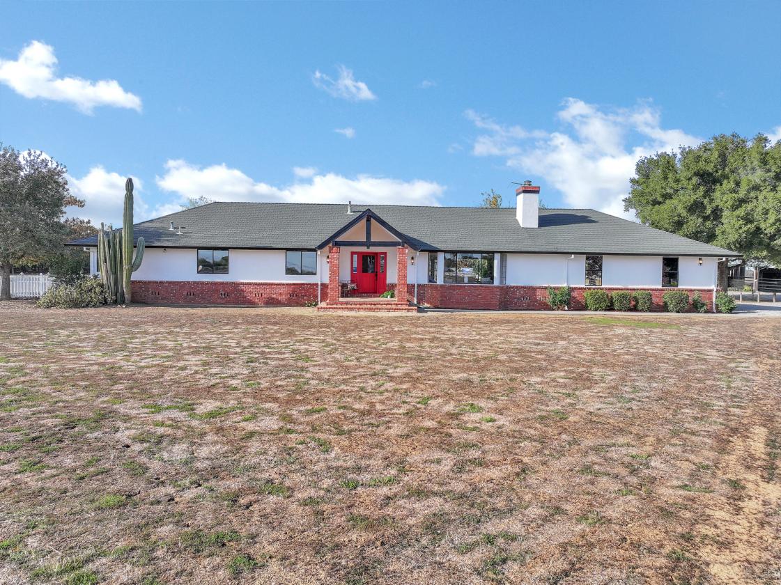 Brentwood 10 Acres with Custom Home, Covered Arena - photo 7