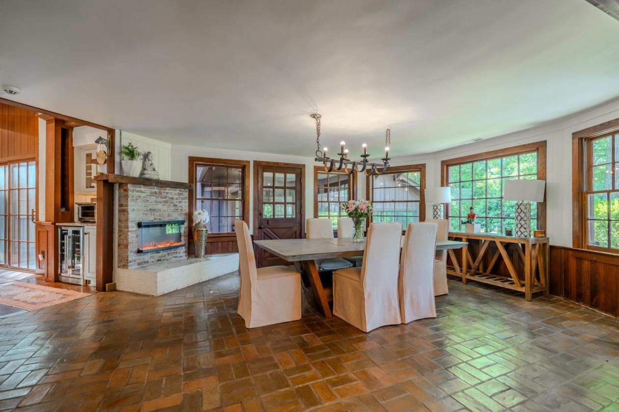 Historic 24 ac Equestrian Estate w Covered Arena - photo 14