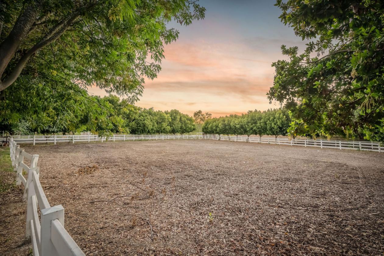 A Private Equestrian Sanctuary - photo 11