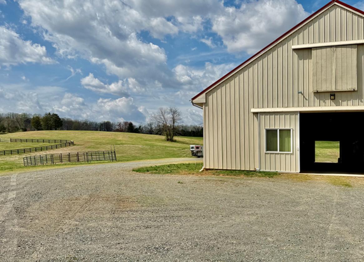Comfortable country house, 38 acres 10 stall - photo 8
