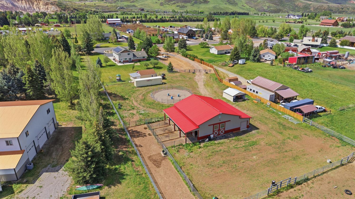 Amazing horse property - photo 3