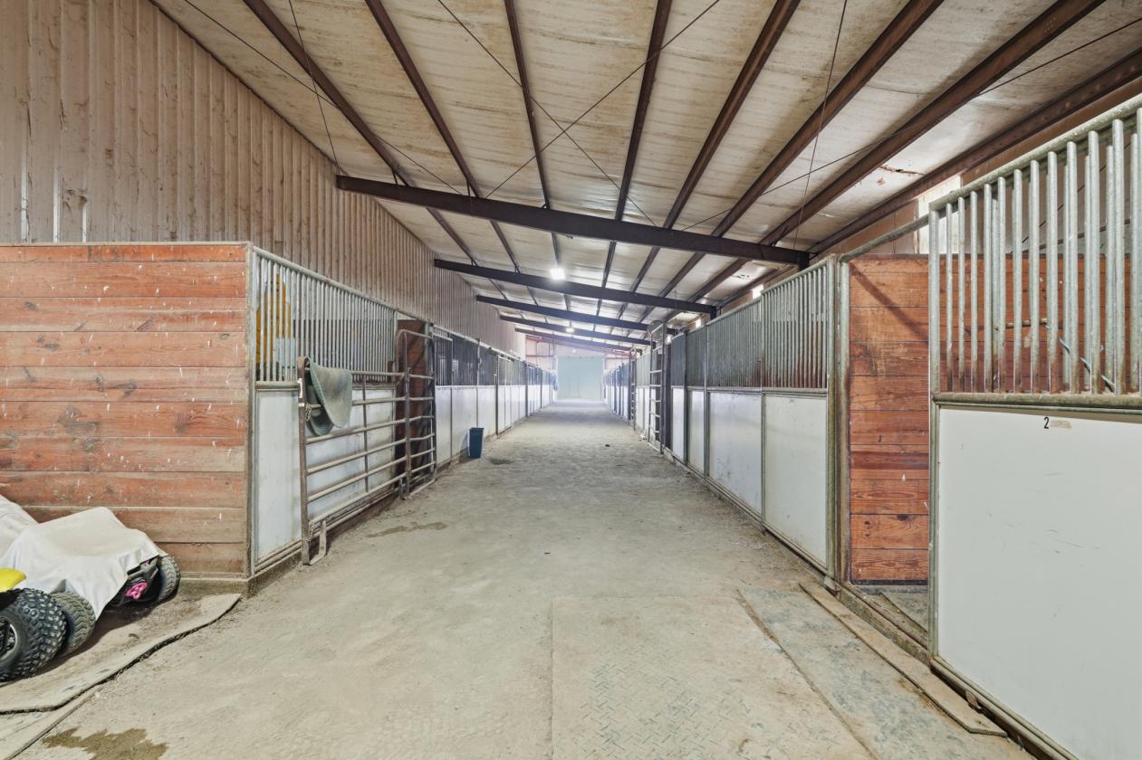 Professional Equine Training Facility & 47.5 Acres - photo 11