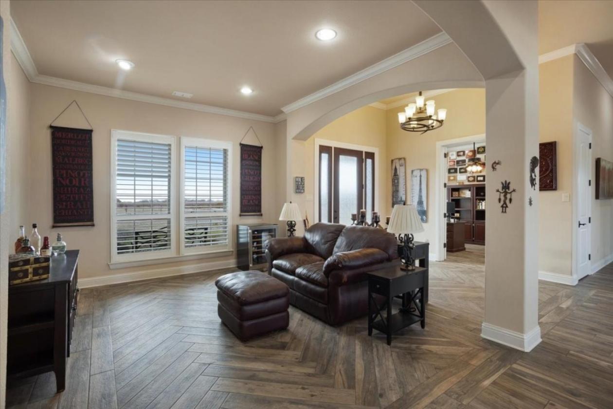 Equestrian Estate on 11 Acres - photo 17