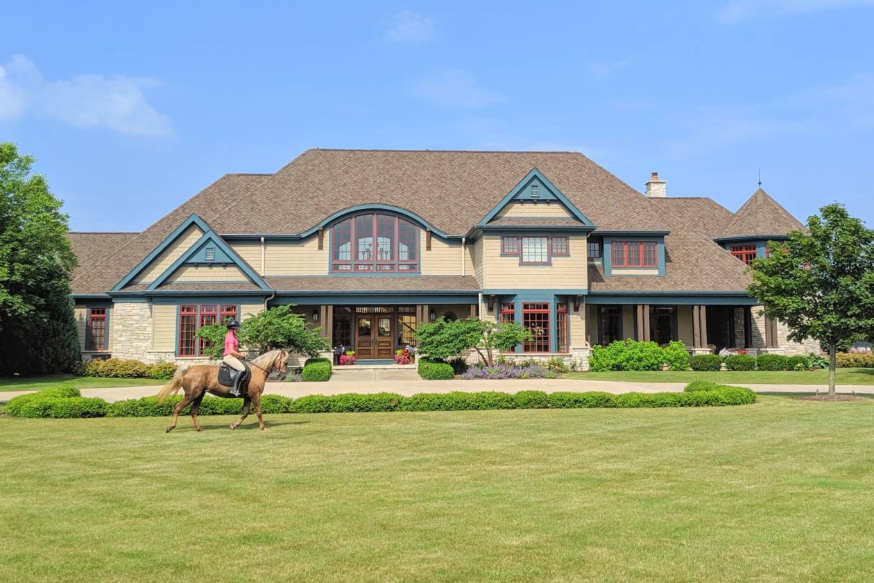Luxury equestrian estate with indoor riding arena 