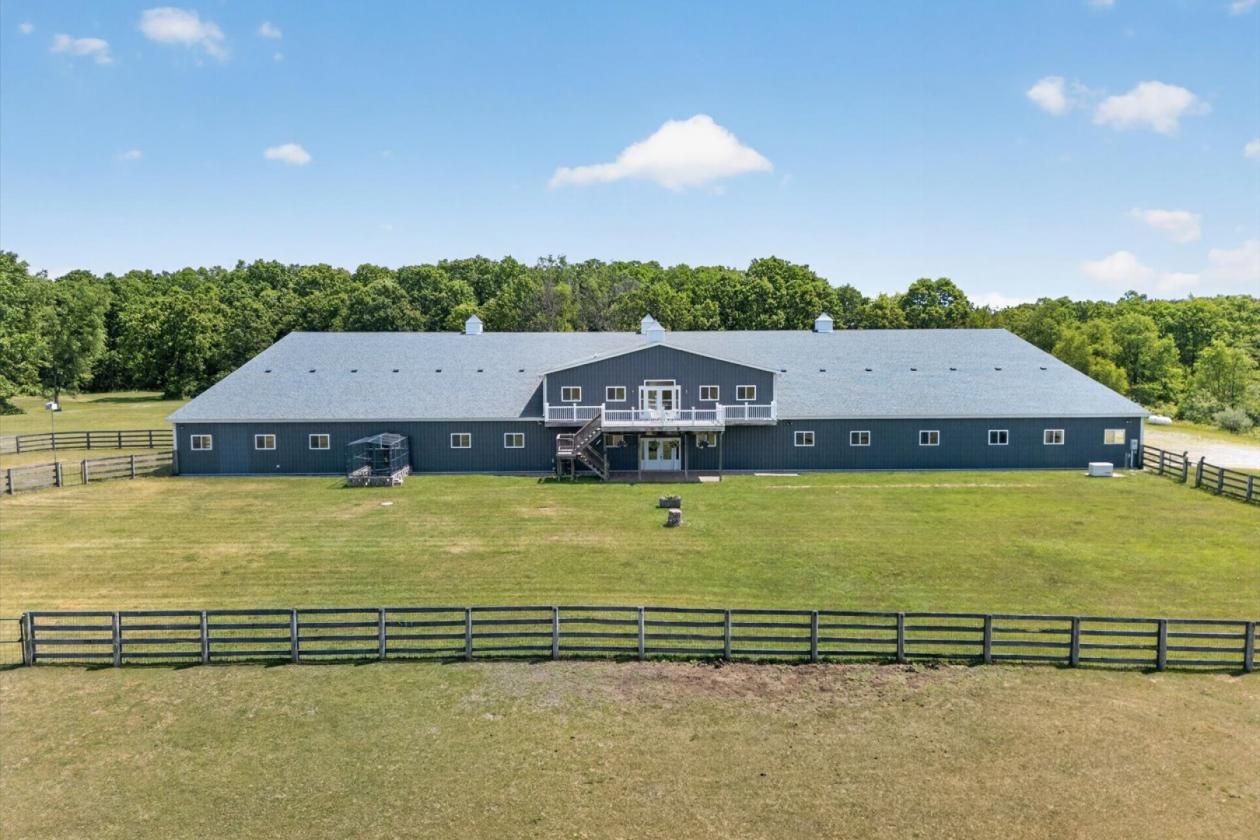 Luxury Equestrian estate with a large arena - photo 25
