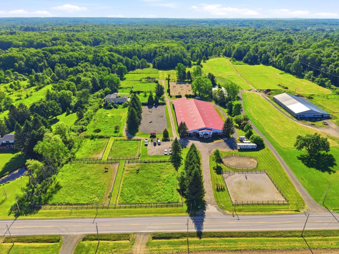 Rare 10-acre equestrian property in Geauga County - photo 4