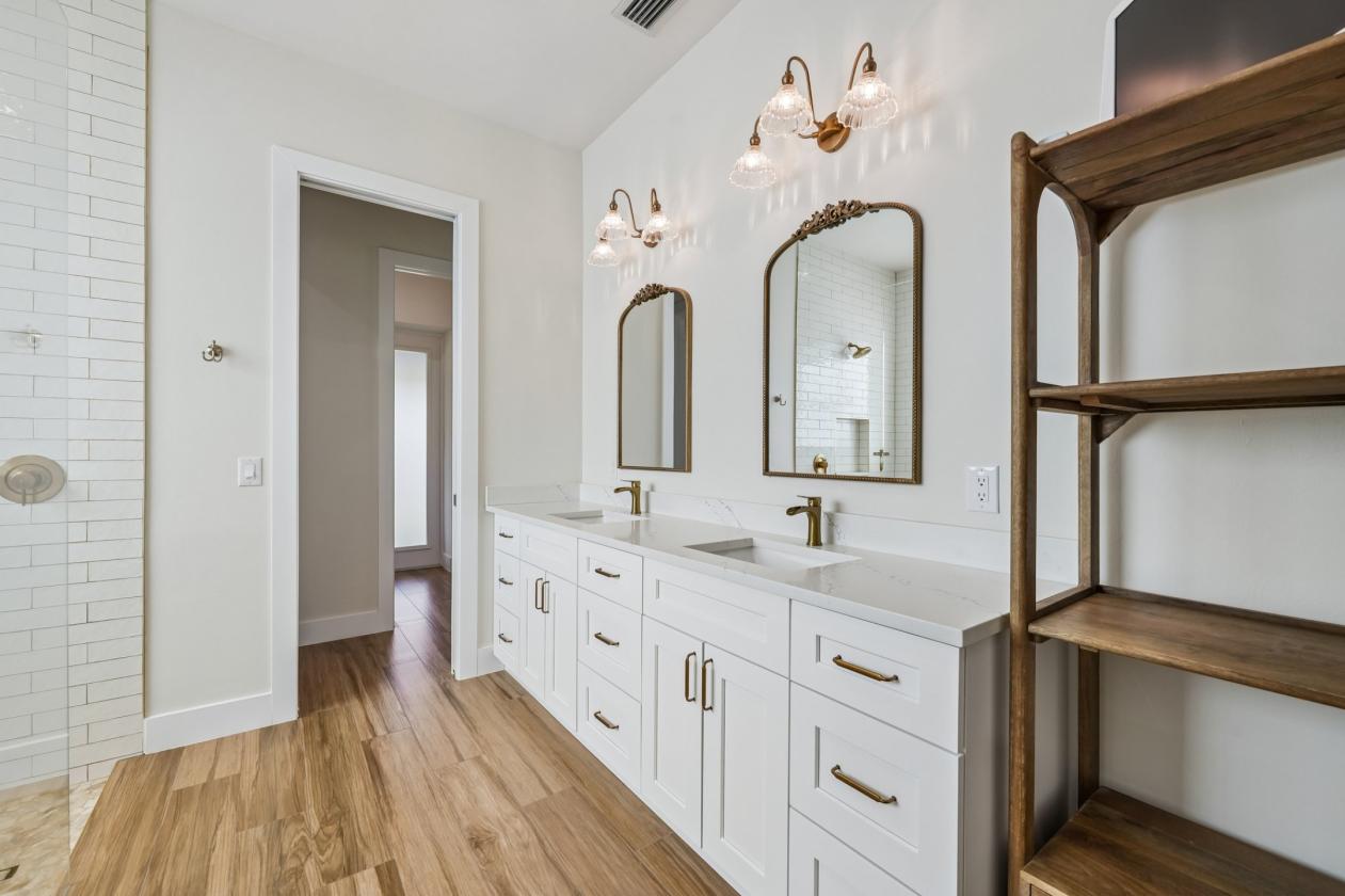 Custom Home on Horse-Friendly Acreage - photo 15
