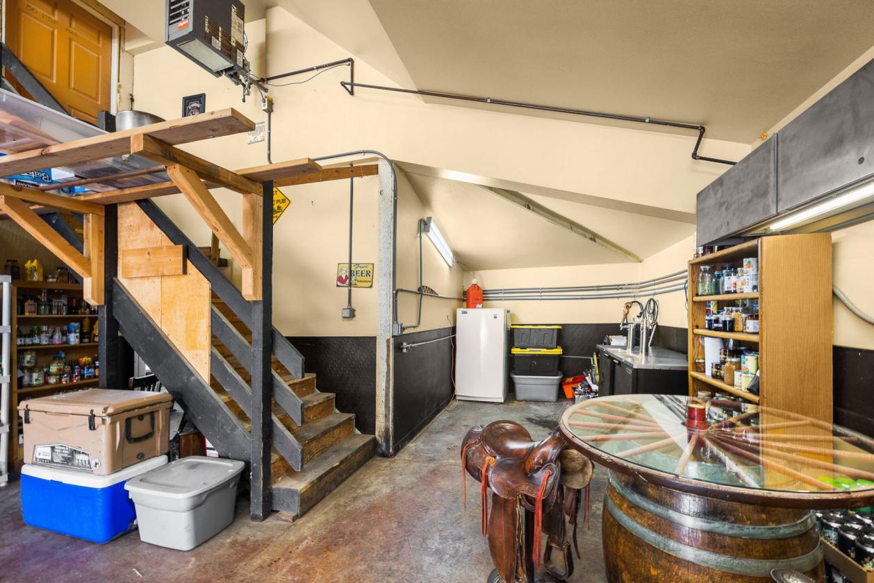 Humble Rustic Equestrian estate - photo 29