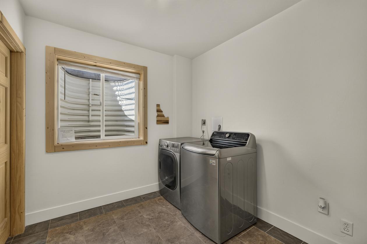 Quiet serenity in a convenient location!!! - photo 17