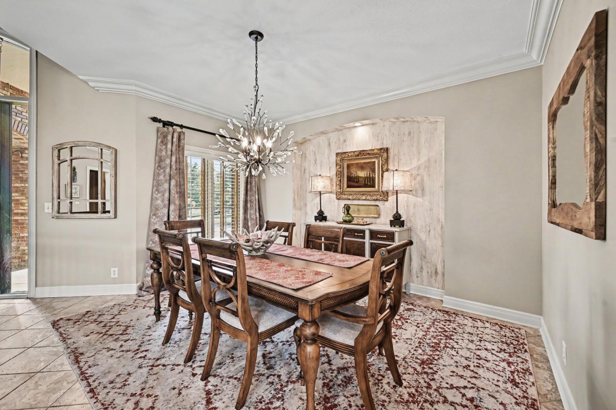 Outstanding Estate Including 20 Acres - photo 13