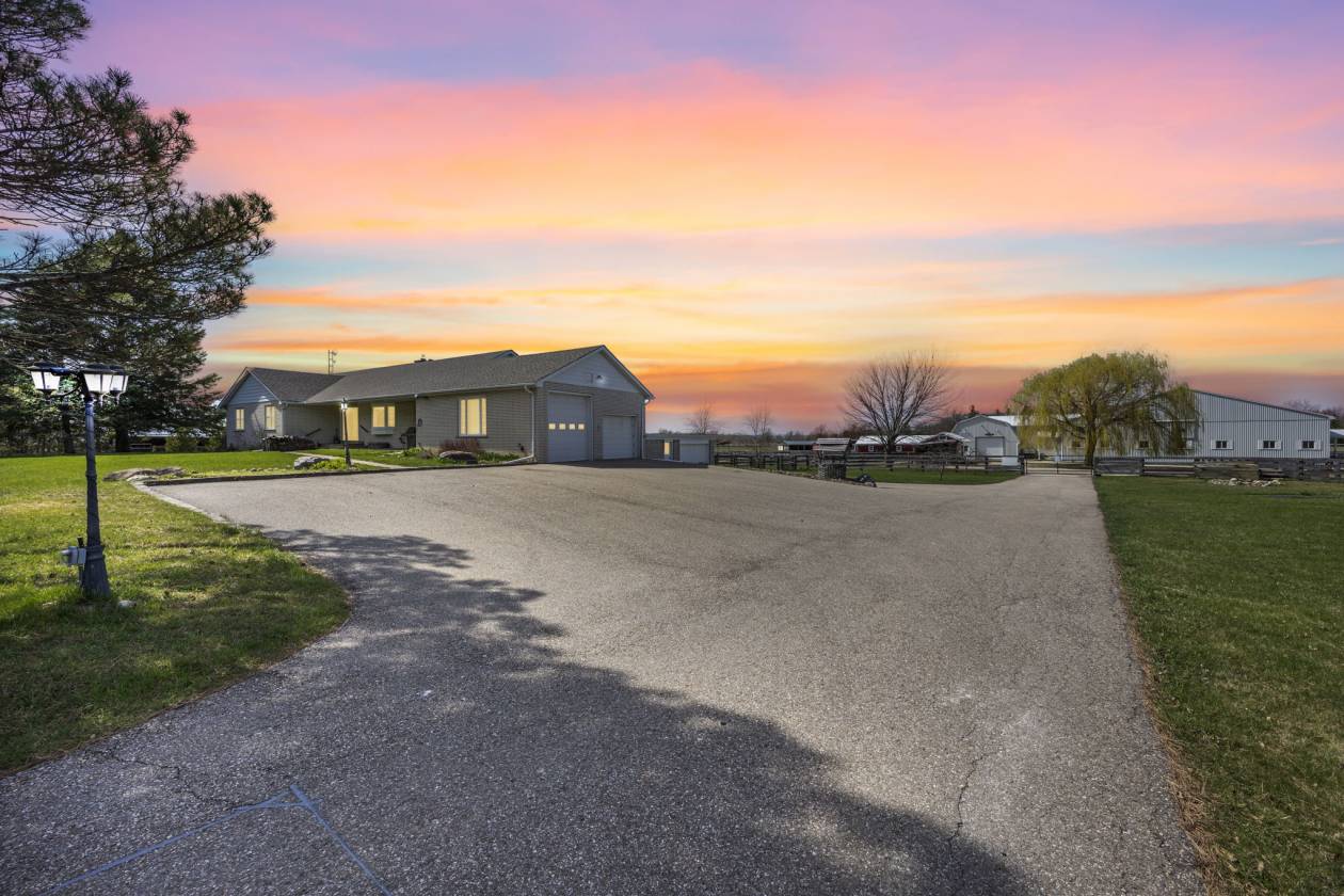 Horse Property for sale.
