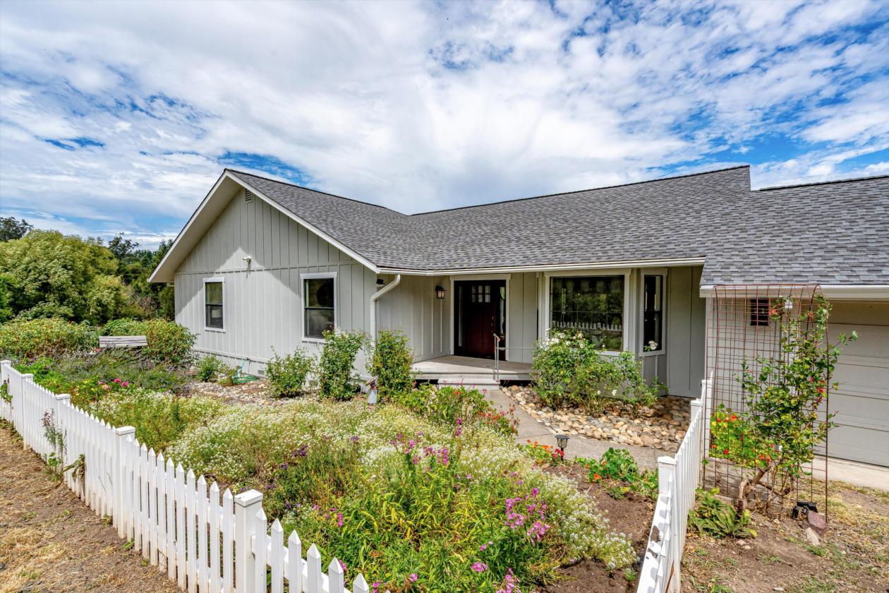 Horse-Ready Country Property with Barn & Pastoral - photo 1