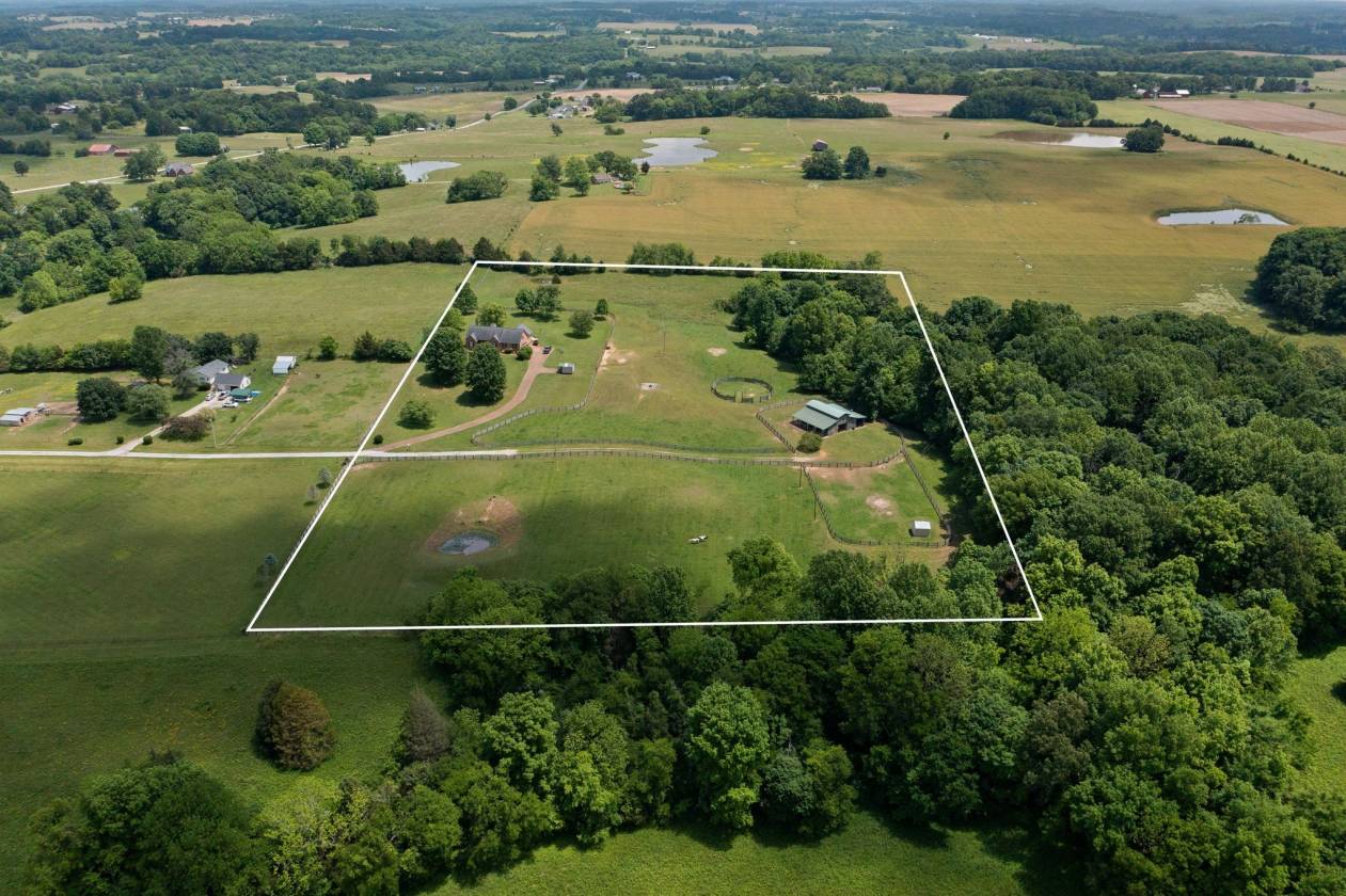 Horse Property for sale.