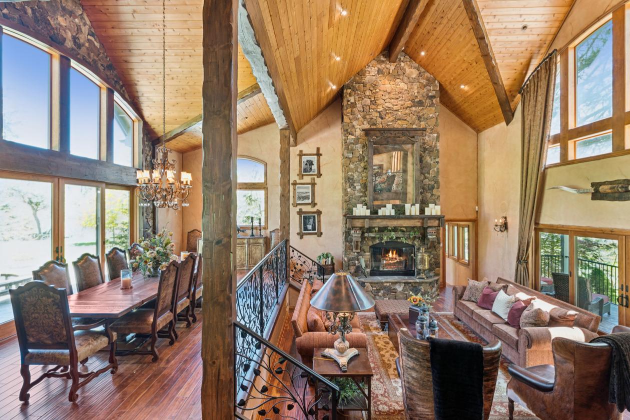 Luxury Equestrian Estate in the Mountains - photo 14