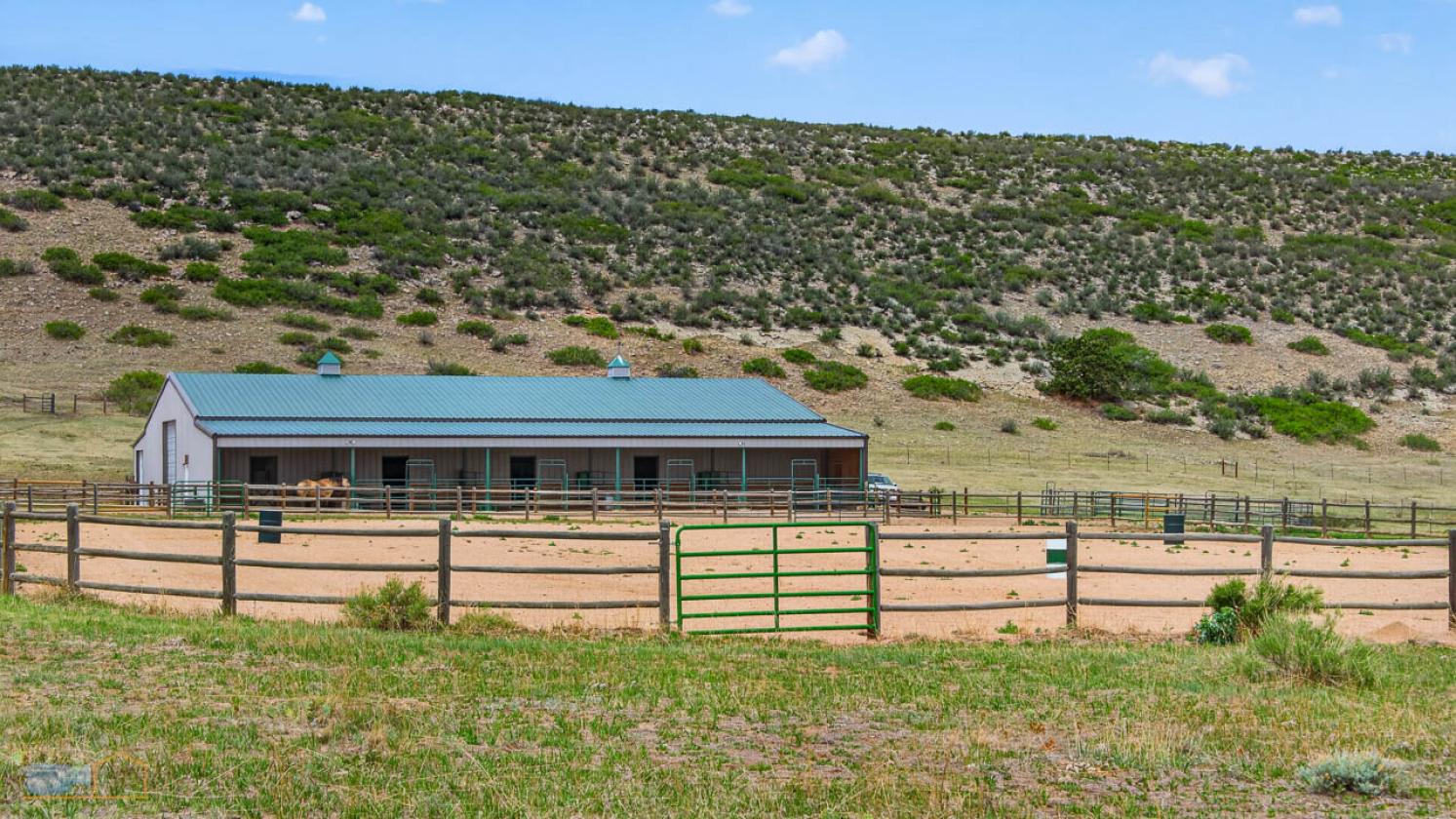 Log Home on 40 Acres! - photo 21